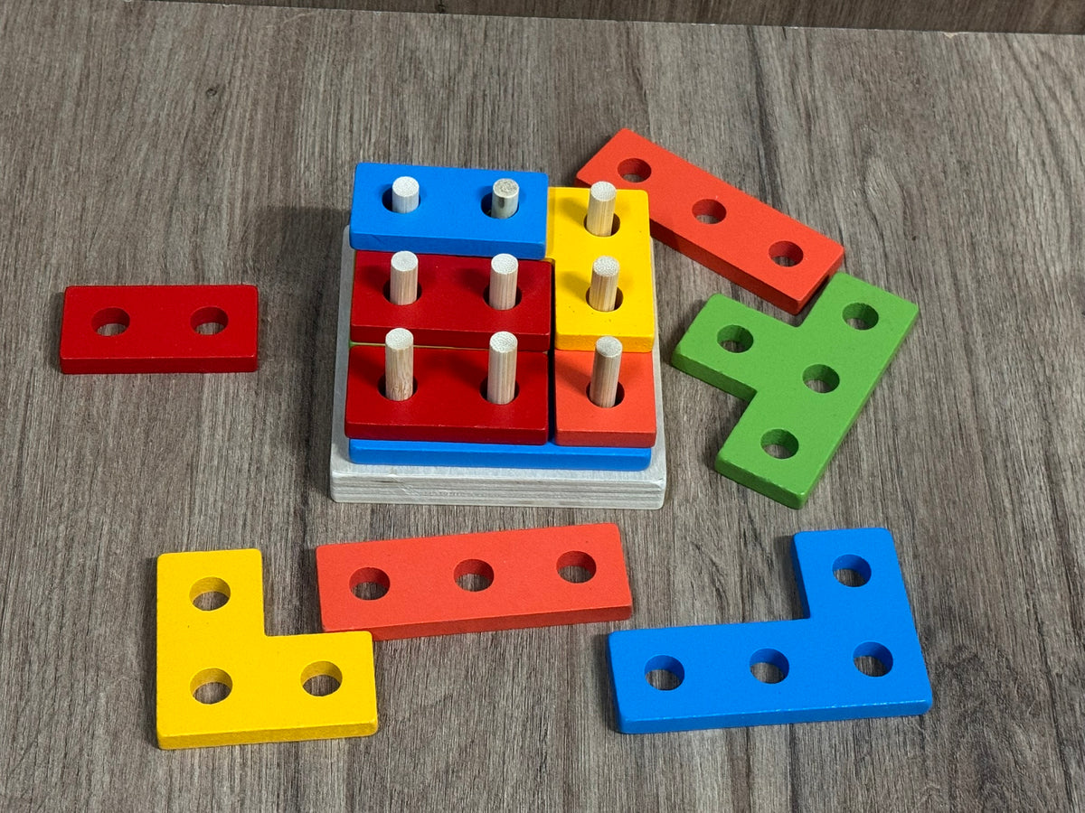 Wooden Geometric Peg Puzzle Board [6503-17]